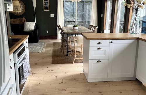 Utterson Cottage | Muskoka Cabana - Sandy beach cottage in Muskoka