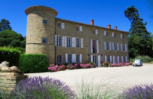 Beauville House | Mutley Barn over looks the unspoilt country-side with floor to ceiling windows.