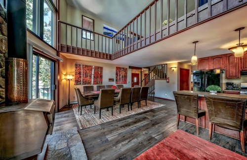 Lincoln Park House | Mv49 Lake Tahoe a Block From the Caverock Beach