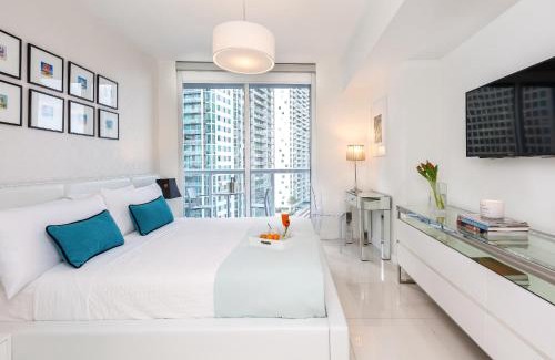 Downtown Miami Apartment | MVR - Sky-High Style in Brickell