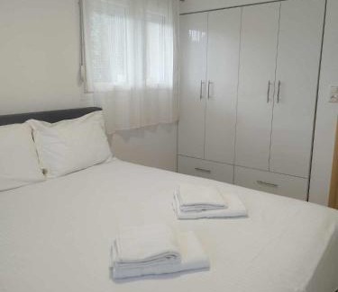 Ampelokipi Apartment | My Flowers