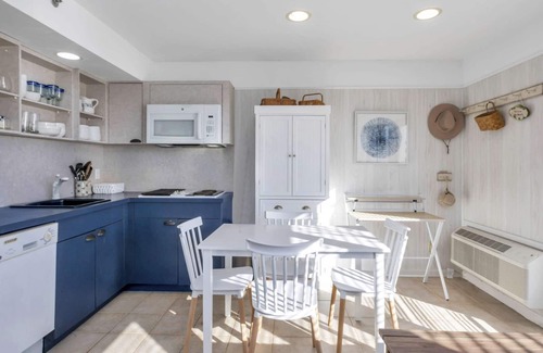 Napeague Cottage | My Humble Abode 2BR Beachside Home | TennisPoolPKG