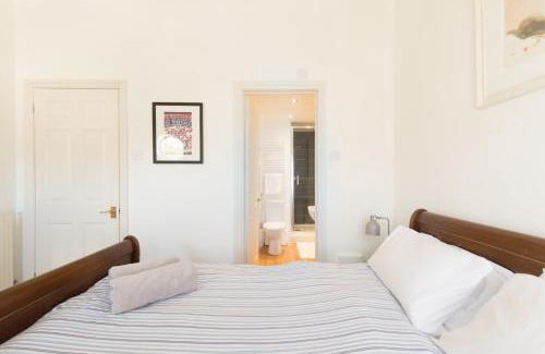 Cirencester House | My Place Go - Cirencester