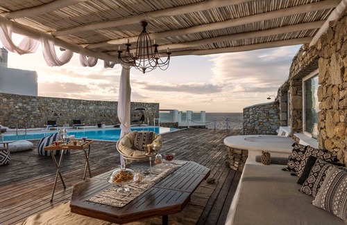 Agios Ioannis Villa | My Rental Homes -Villa Aristotelia with easy access to beaches and sea view