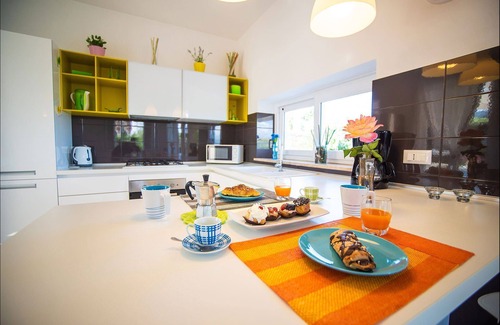 Alcamo Villa | My Rental Homes - Villa Isotta only 500 meters from the beach, pool and sea view