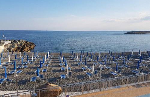 Pegli Apartment | Mydollhouse delizioso appartamento fronte mare