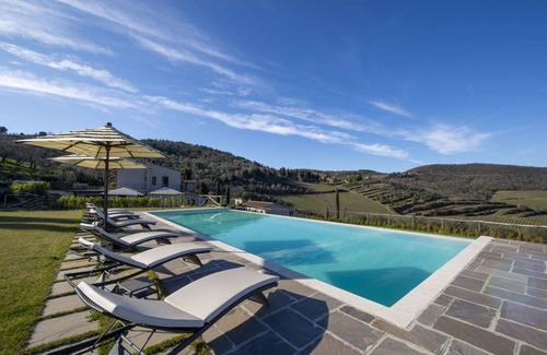Panzano in Chianti Villa | MyExclusiveItaly - Chianti's Villa | Vineyard, infinity pool, view