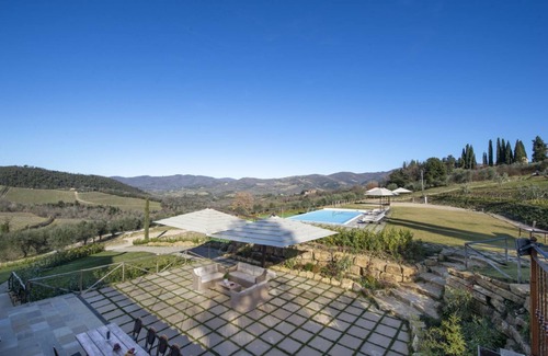 Panzano in Chianti Villa | MyExclusiveItaly - Chianti's Villa | Vineyard, infinity pool, view