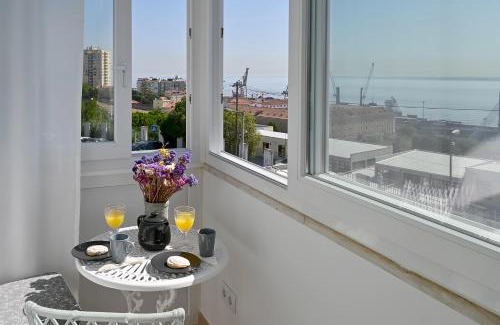Santa Engracia Apartment | MyPlaceLisbon - Tágides River View
