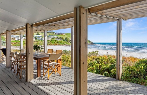 Myponga Beach House | Myponga Dunes - 1 Hewett Crescent, Myponga Beach