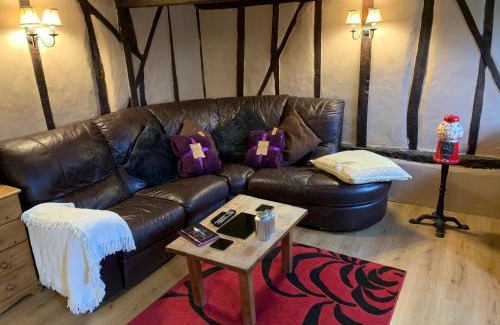 Dickleburgh House | Myrtle cottage