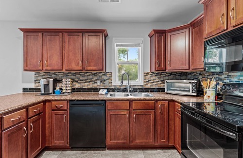 Myrtle Grove House | Myrtle Grove Cove - We Love Dogs - Spacious