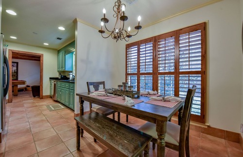 Tuscaloosa House | Myrtlewood Cottage- Book for Football Season! Walk to the Stadium!