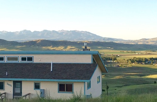 Livingston Apartment | Mystic Mountain Studio Retreat with Awesome views