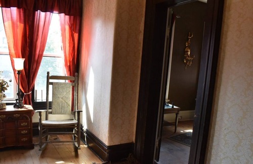 New Castle Bed & Breakfast | Mystic Rose Room