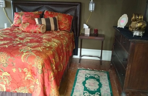 New Castle Bed & Breakfast | Mystic Rose Room