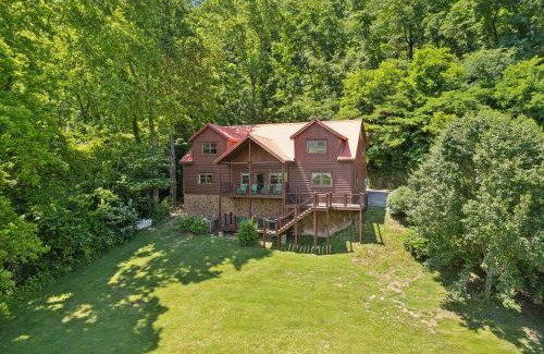 Cosby House | Mystical Creek Pool Lodge #600