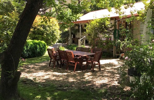 Wandiligong House | Mystical View Cottage