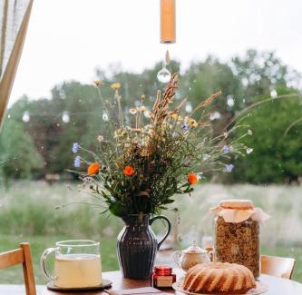 Dekanovice House | nádech - glamping ubytování na statku