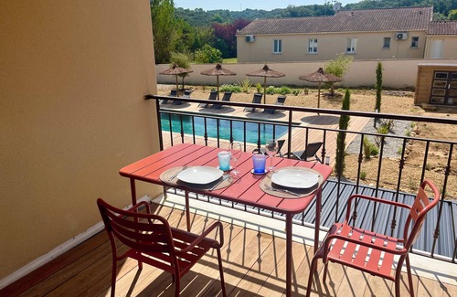 Sagries Apartment | N°3 Le Clos de l'Oliveraie - Balcony - 1st floor - 1 bed, Le Clos de l'Oliveraie Appt 3