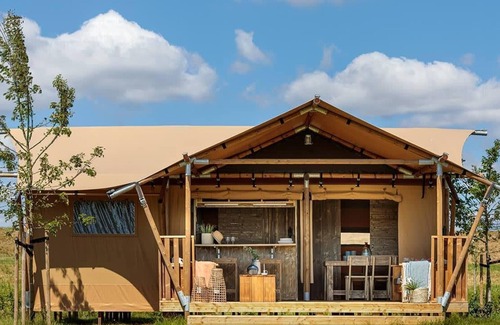Mol Cabin | n/a