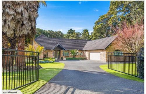 Glenbervie House | N.Z Country Home