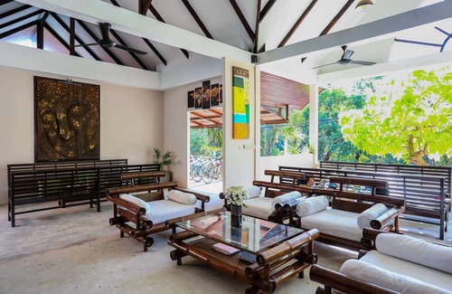 Nai Harn Hotel | Naiharn Beach Resort