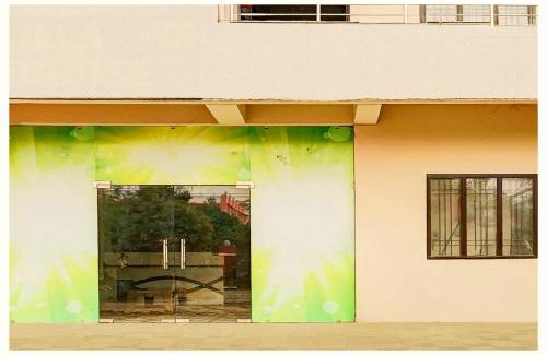 Nainital Hotel | Naini View Hotel Bhavya Near Mall Road