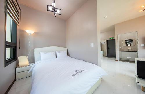 Namsan House | Namiseom 2020 Spa Poolvilla