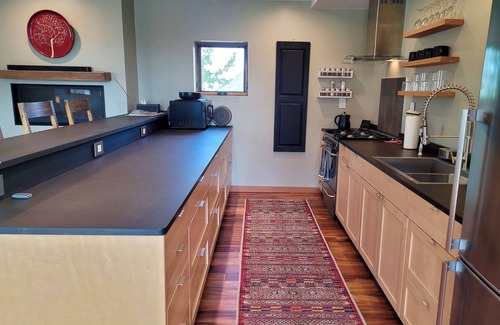 Twisp House | Nanasu-Set on 20 acres with Outstanding Views of the Methow!