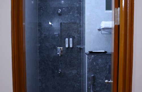 Tirupati Hotel | Nanda Mohan Residency