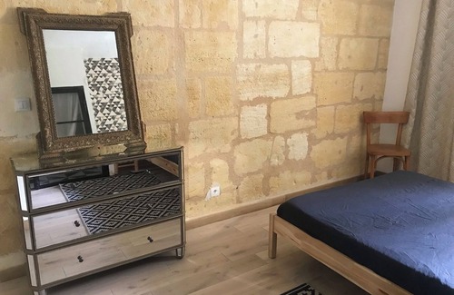 Bordeaux Sud Apartment | Nansouty T2 with patio