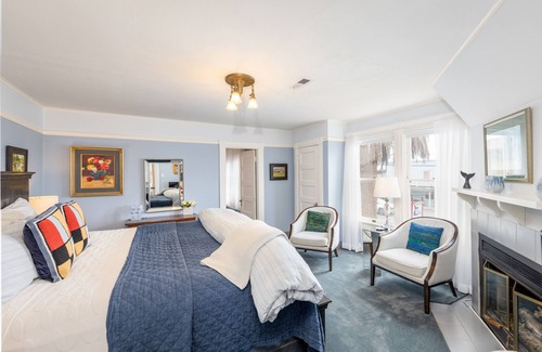 Half Moon Bay Bed & Breakfast | Nantucket Whale Inn