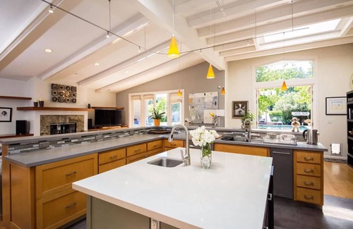 St. Helena House | Napa Valley Luxury Estate with Vineyard Views