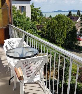 Badacsonytomaj Apartment | Naperkély Apartman