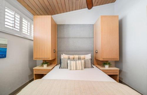 Napili House | Napili Shores H262 · NS H262 BeachFront Condo Ocean Views Pool H