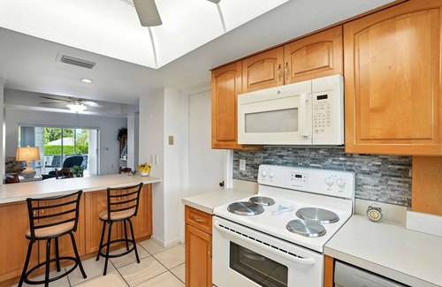 Lely House | Naples Retreat - Walk to Pool and More