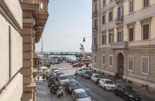 Chiaia Apartment | Napul'è 19