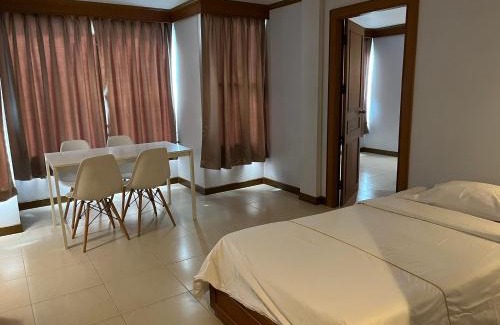 Chai Badan Hotel | Naraigrand Hotel (โรงแรมนารายณ์แกรนด์)