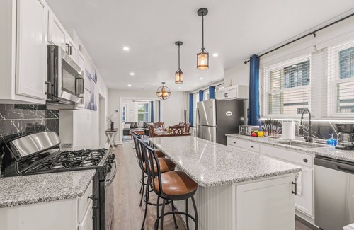 Merion Station Apartment | Narberth 3BR: King Bed, Garage, EV Charger, Gym, Yard, AC, Laundry, Walk to Rail