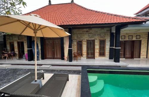 Batu Bolong House | Nari Homestay