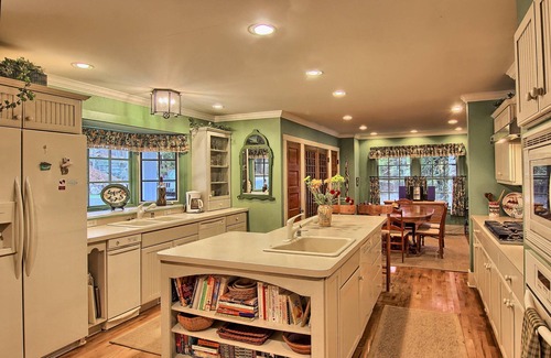 Charlevoix House | Narrows of Lake Charlevoix | Boat House | Gorgeous Views | Private Hot Tub