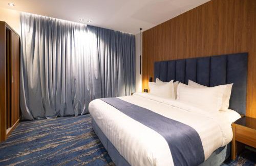 Al-Hamra'a Hotel | nasim aizraq hotel فندق نسيم ازرق