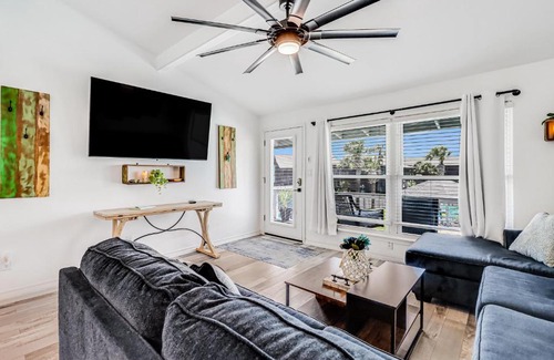 Key Allegro Apartment | Nassau #402