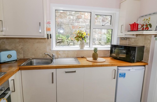 Kirkcudbright Cottage | NATHANIEL'S COTTAGE, family friendly, with open fire in Kirkcudbright