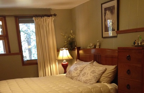 Rabbit Creek House | Natural setting on 2 1/2 acres in convenient South Anchorage neighborhood