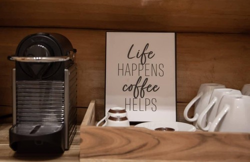 Val-des-Lacs Ski Chalet | Nature Haven - Hot Tub, Trails, & Lake Access