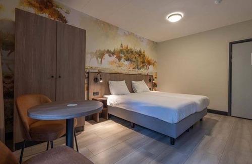 Krachtighuizen Hotel | Nature-Lover's Retreat – Rooms with Balcony, Trails Await - 3 Units
