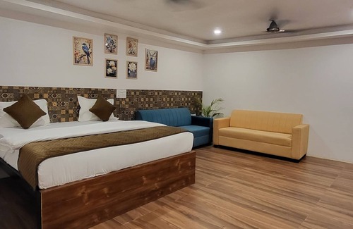 Indore Resort | Nature Lovers Resort