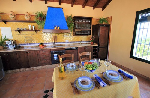 Priego de Cordoba Villa | Nature, privacy and calm in a superior quality villa